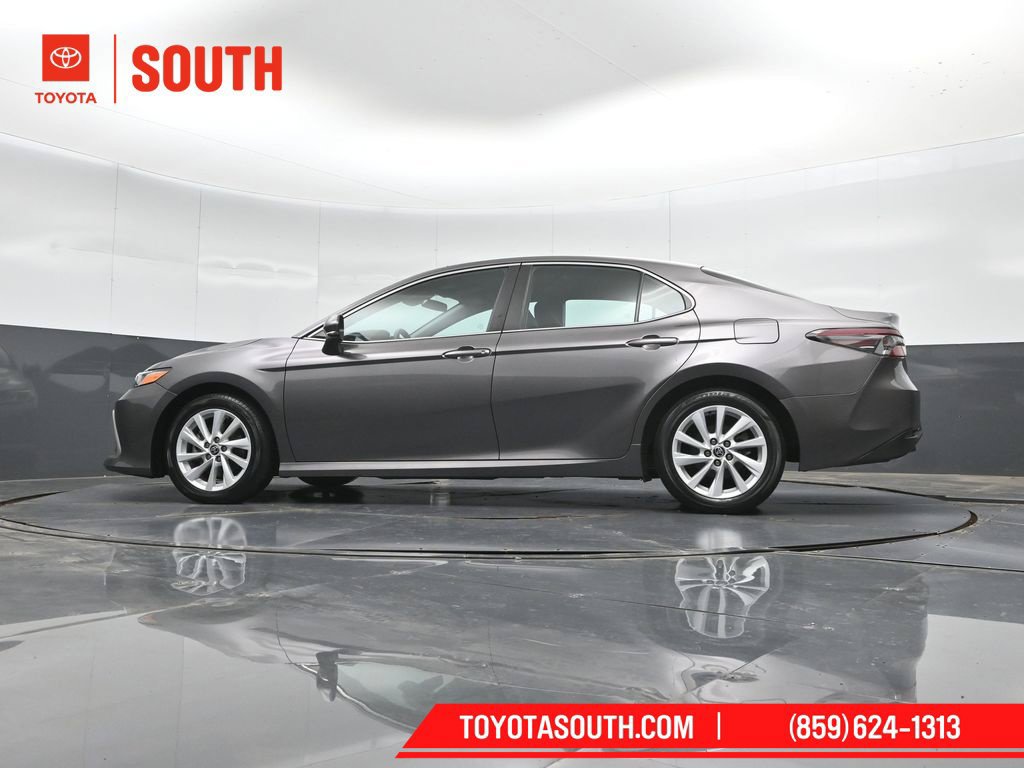 Used 2022 Toyota Camry LE FWD image 39