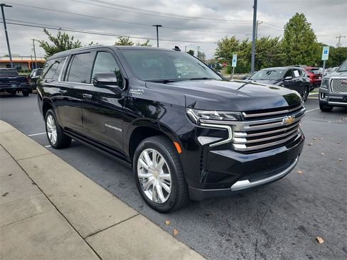 Used 2021 Chevrolet Suburban High Country w/ Premium Package image 2