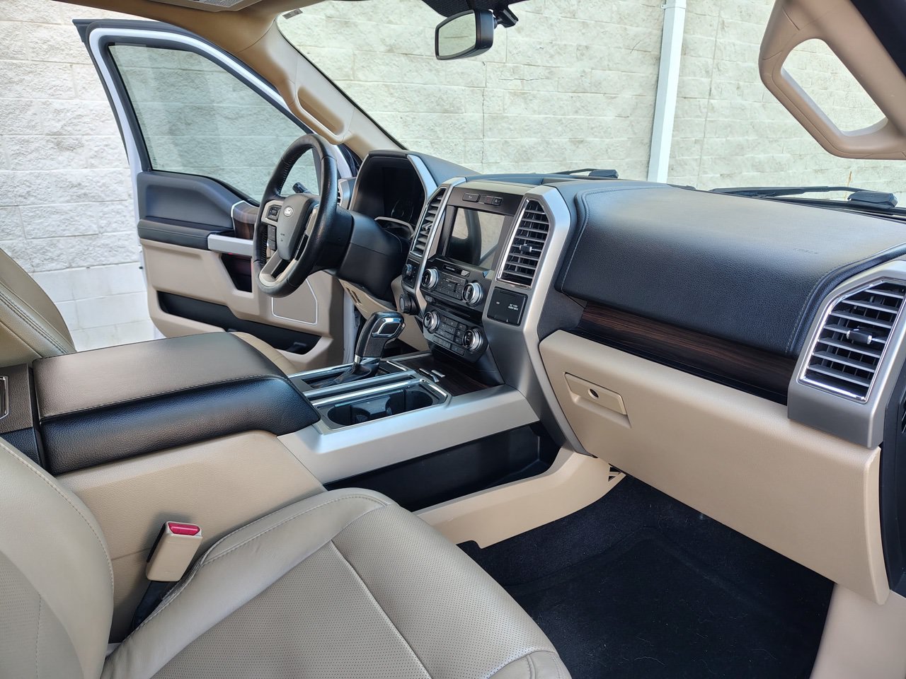 Used 2016 Ford F150 Lariat w/ Equipment Group 501A Mid AWD/4WD image 20