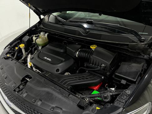 Used 2019 Chrysler Pacifica Limited FWD image 28