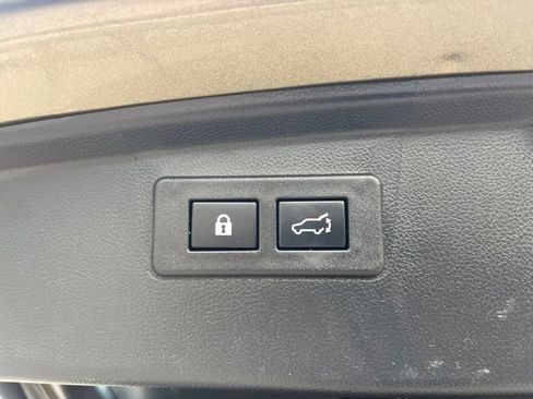 Used 2022 Subaru Outback Limited AWD/4WD image 7
