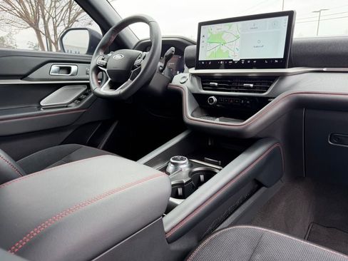 Certified 2025 Ford Explorer ST image 21