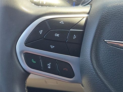 Certified 2023 Chrysler Voyager LX FWD image 33
