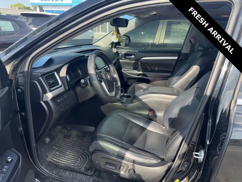 Used 2018 Toyota Highlander XLE AWD/4WD image 6