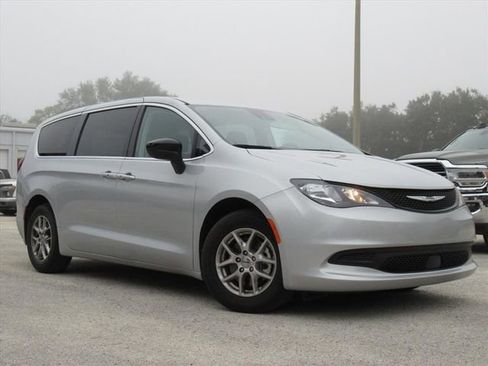 Used 2024 Chrysler Voyager LX image 1