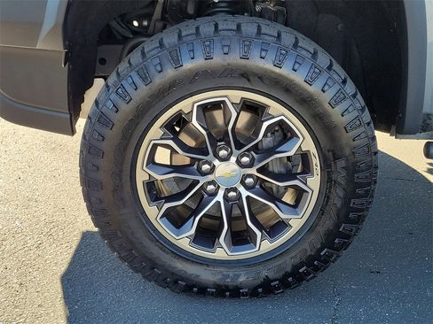 Used 2018 Chevrolet Colorado ZR2 image 25