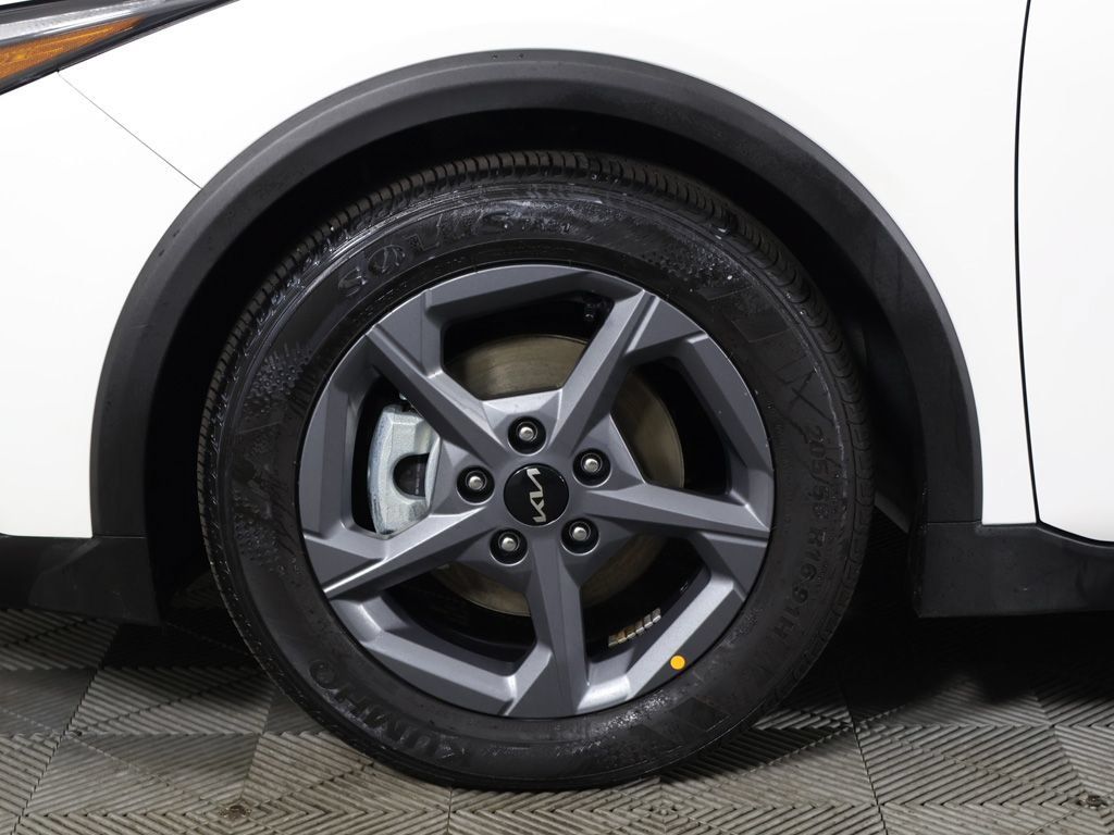 Certified 2025 Kia K4 FWD image 20