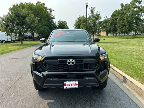 Used 2024 Toyota Tacoma TRD Off-Road AWD/4WD image 4