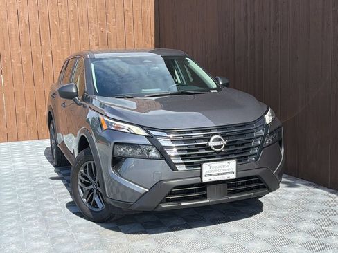 Used 2024 Nissan Rogue S FWD image 9
