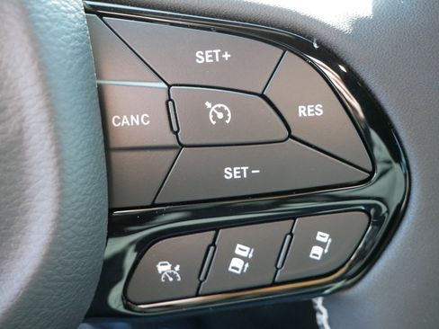 New 2026 Chrysler Pacifica Select w/ S Appearance Package image 17