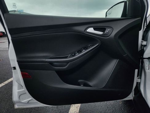 Used 2016 Ford Focus SE image 9