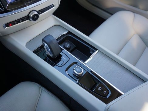 Used 2023 Volvo S60 B5 Plus w/ Climate Package image 17