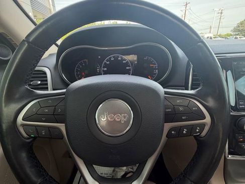 Used 2020 Jeep Grand Cherokee Limited AWD/4WD image 9