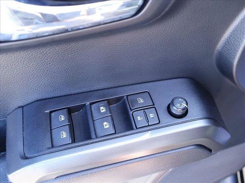 Used 2020 Toyota Tacoma TRD Sport w/ Technology Package AWD/4WD image 10