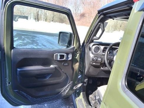 Used 2021 Jeep Gladiator Willys image 15