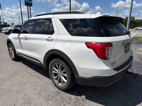 Used 2020 Ford Explorer XLT w/ Equipment Group 202A AWD/4WD image 4