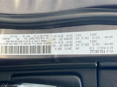 Used 2020 Jeep Grand Cherokee Overland w/ Interior Metal Package AWD/4WD image 25