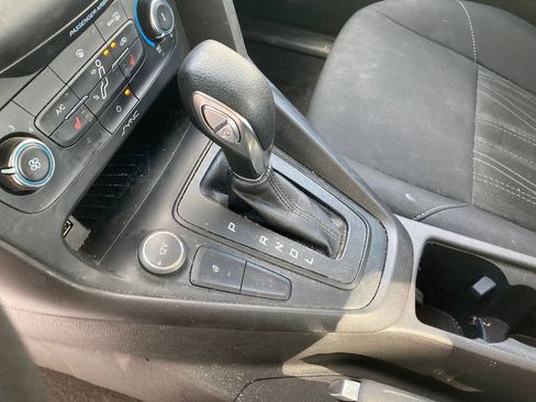 Used 2017 Ford Focus SE w/ Cold Weather Package image 28