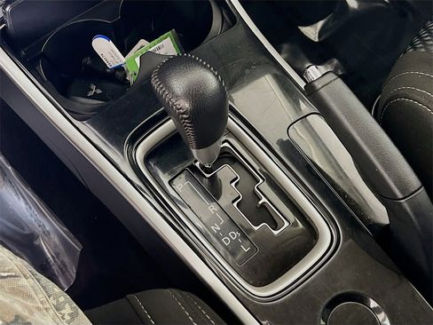 Used 2018 Mitsubishi Outlander SE image 16