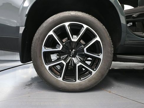 Used 2025 Chevrolet Tahoe RST w/ Comfort Package AWD/4WD image 17