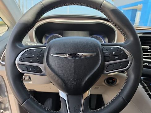 Used 2022 Chrysler Voyager LX FWD image 20