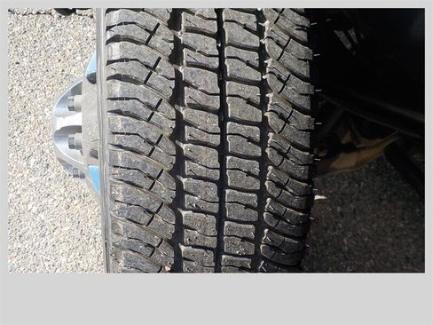 Used 2009 GMC Sierra 3500 SLT w/ SLT Convenience Package image 12