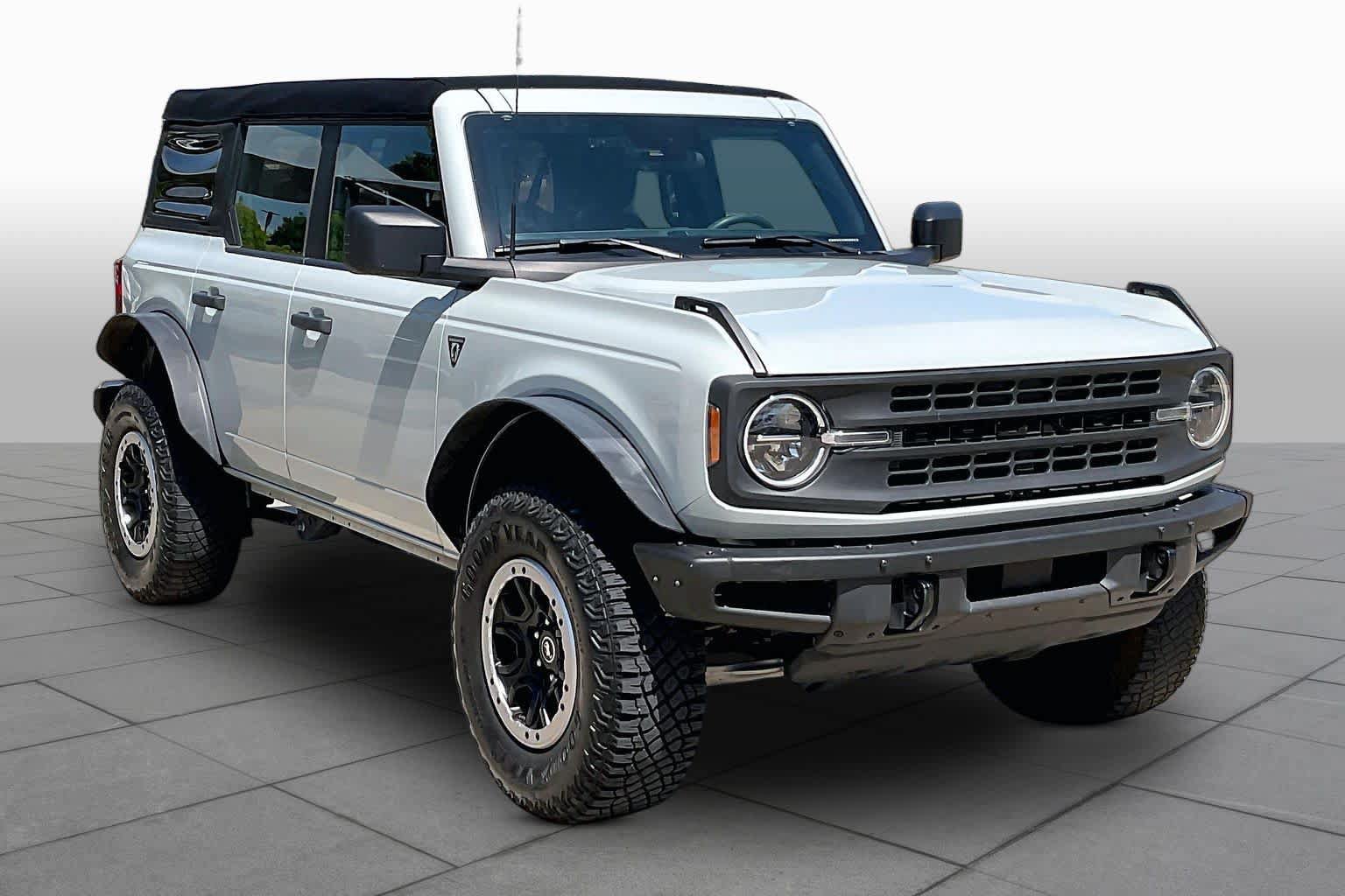 Used 2023 Ford Bronco 4-Door w/ Sasquatch Package AWD/4WD image 3
