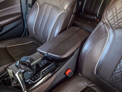 Used 2018 BMW 540i w/ M Sport Package RWD image 34
