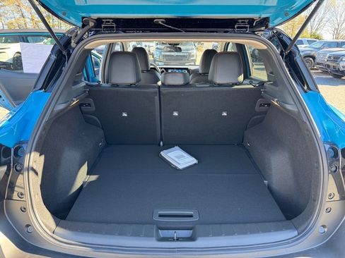 New 2026 Nissan Kicks SR w/ Cold Weather Package FWD image 10