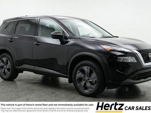 Used 2025 Nissan Rogue SV image 1