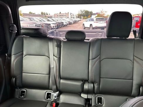 New 2025 Jeep Gladiator Rubicon w/ Convenience Group image 27