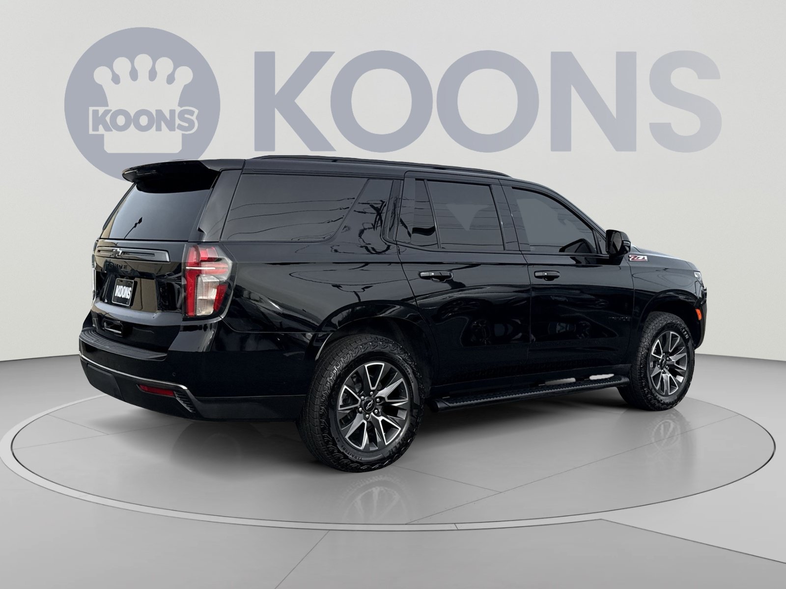 Used 2022 Chevrolet Tahoe Z71 w/ Luxury Package AWD/4WD image 7