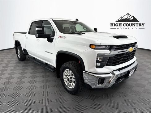 Used 2024 Chevrolet Silverado 2500 LT w/ Convenience Package AWD/4WD image 1