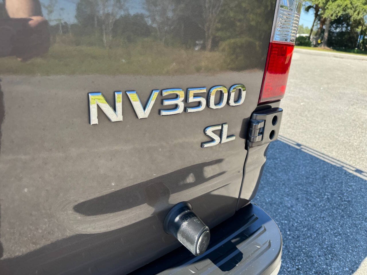 Used 2017 Nissan NV 3500 SL RWD image 34