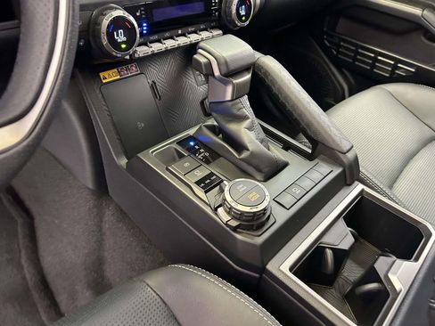 Used 2026 Toyota 4Runner Limited AWD/4WD image 23