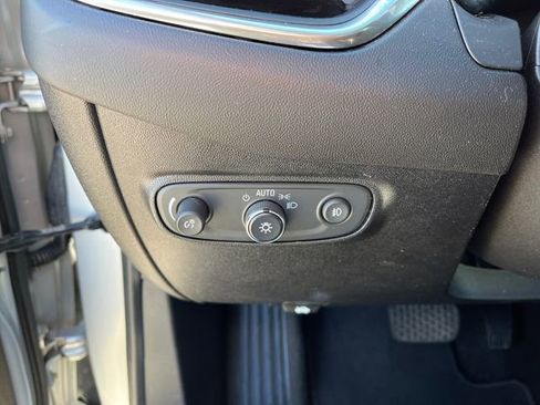 Used 2019 Chevrolet Equinox Premier image 31