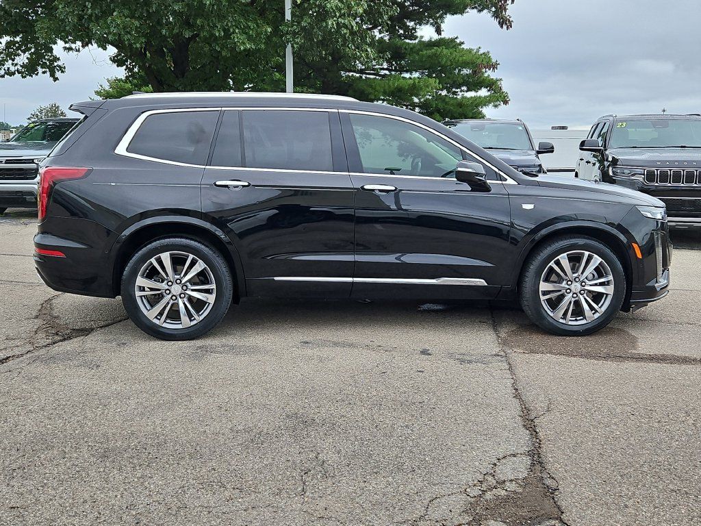 Used 2020 Cadillac XT6 Premium Luxury FWD image 6