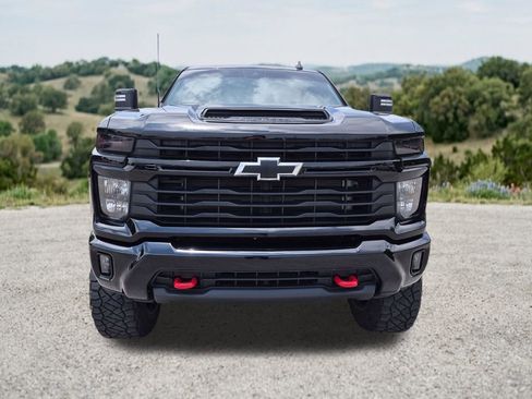 Used 2024 Chevrolet Silverado 2500 LT AWD/4WD image 2