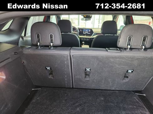 Used 2024 Chevrolet Trax RS w/ Sunroof Package image 13