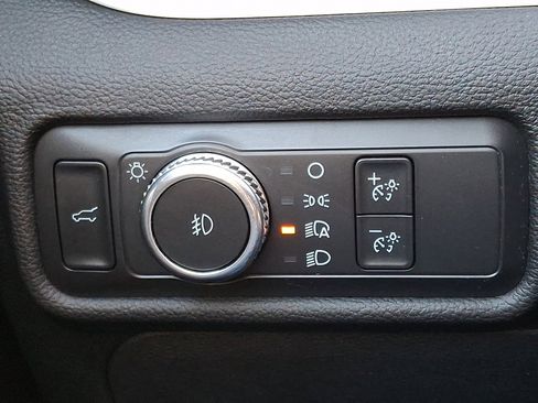 Used 2021 Ford Explorer XLT w/ Equipment Group 202A image 28