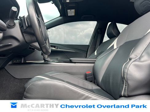 Used 2025 Toyota Camry SE FWD image 10