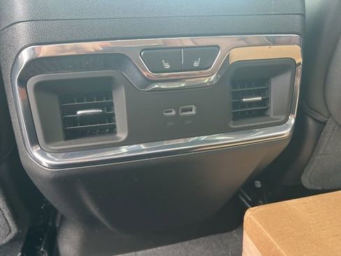 Used 2024 GMC Sierra 2500 Denali Ultimate image 38