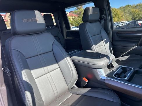 Used 2024 Chevrolet Silverado 2500 High Country w/ High Country Premium Package image 57