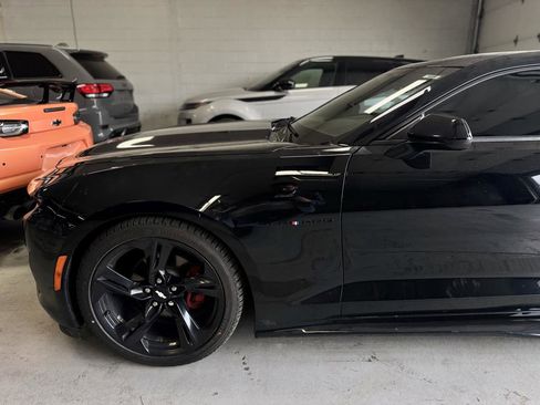 Used 2019 Chevrolet Camaro LT RWD image 9