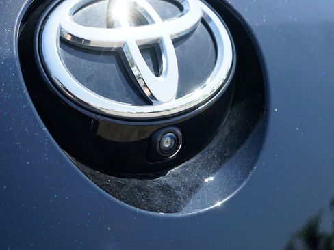 Used 2023 Toyota Corolla SE FWD image 40