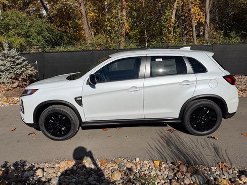 New 2025 Mitsubishi Outlander Sport LE image 2