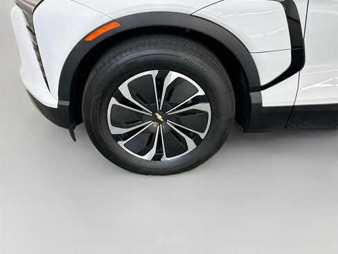 Used 2024 Chevrolet Blazer EV LT AWD/4WD image 11