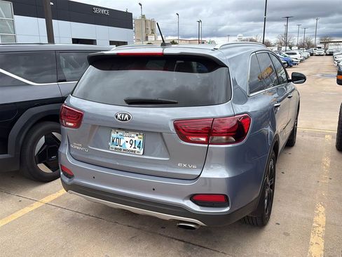 Used 2020 Kia Sorento EX image 9