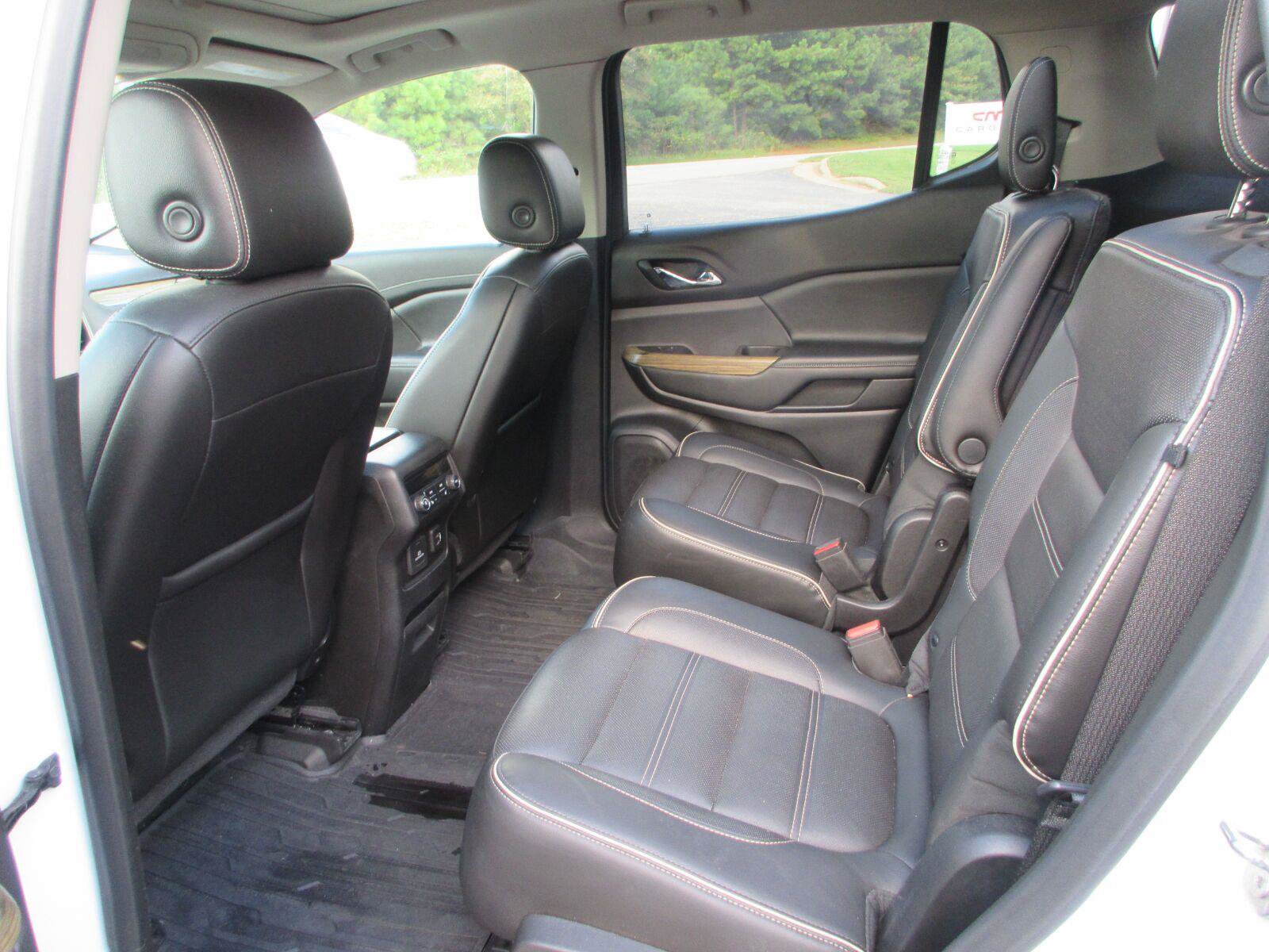 Used 2019 GMC Acadia Denali w/ Technology Package AWD/4WD image 4