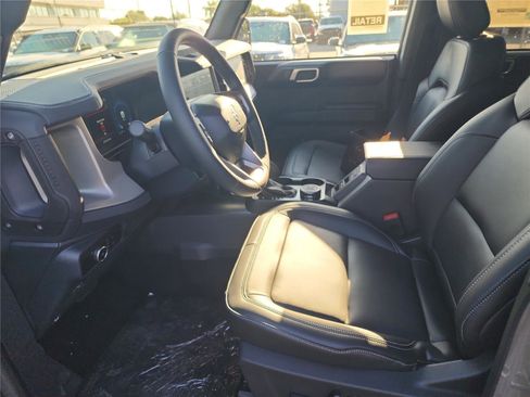 New 2026 Ford Bronco Outer Banks w/ Sasquatch Package image 13